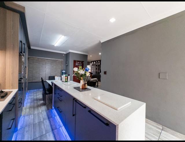 4 BEDROOM HOUSE FOR SALE IN BOKSBURG NORTH